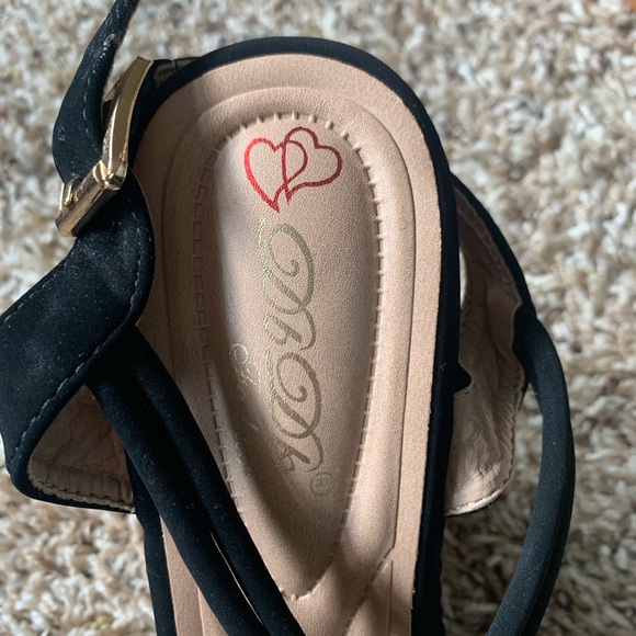 Wedge - Picture 4 of 5